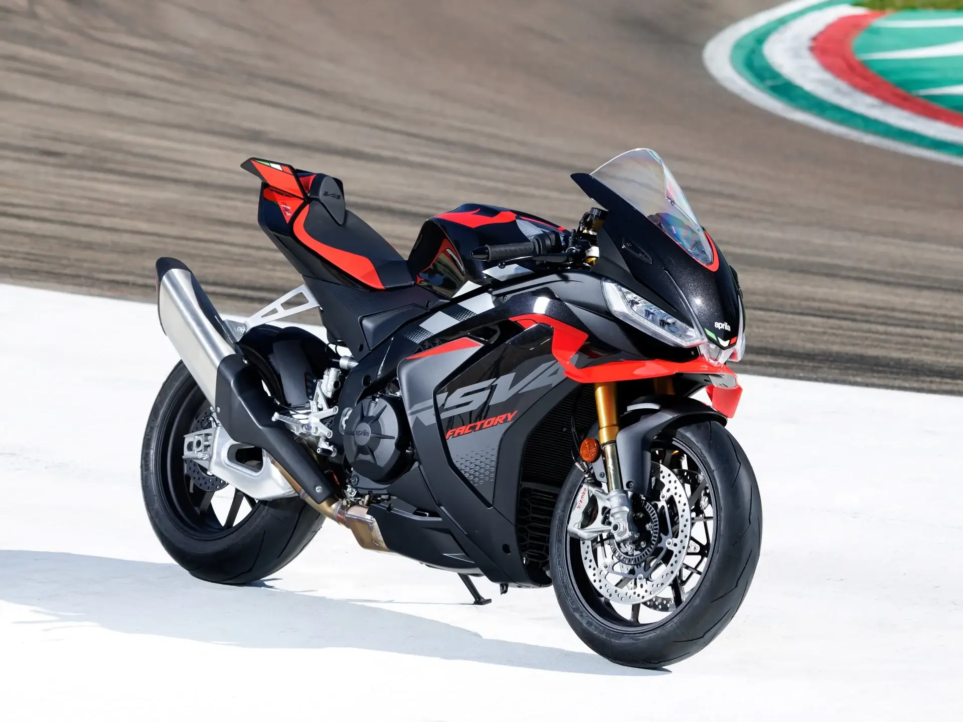 Aprilia RSV4 1100 Factory Aprilia RSV4 1100 Factory